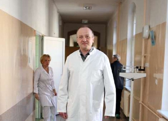 Sytuacja braku poradni hematologicznej w Słupsku jest niedopuszczalna &#8211; twier­dzi dr Wojciech Homenda, ordynator oddziału wewnę­trznego i hematologicznego słupskiego szpitala, specjalista hematolog.