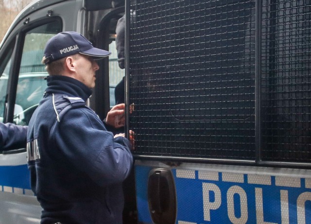 Policjanci zatrzymali mężczyznę, który zaatakował dwóch Ukraińców.