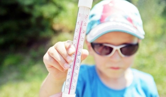 We środę temperatura maksymalna w Toruniu wynosić będzie 33-34 stopnie. Obowiązuje u nas ostrzeżenie drugiego stopnia przed upałami. Ale bywało u nas jeszcze goręcej. Jakie był rekordowe temperatury w Toruniu?Czytaj więcej na kolejnych stronach >>>>