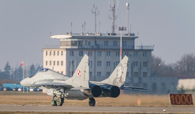 MiG 29 z wizerunkami  Józefa Piłsudskiego, Stefana Bastyra i Janusza de Beauraina