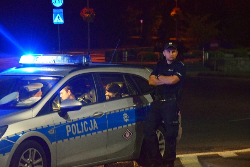 Wypadek w Stargardzie: Masakra na Wyszyńskiego. 18-latek wjechał BMW w widzów nielegalnego driftu [ZDJĘCIA, WIDEO]