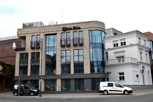 Na Rybim Rynku w Bydgoszczy ukończona została budowa nowoczesnego hotelu. Budynek wyróżnia się dużymi przeszkleniami oraz zaokrąglonym narożnikiem. Inwestorem była spółka „Cukiernia Sowa”. Smaki Kujaw i Pomorza SEZON 2 ODC 11