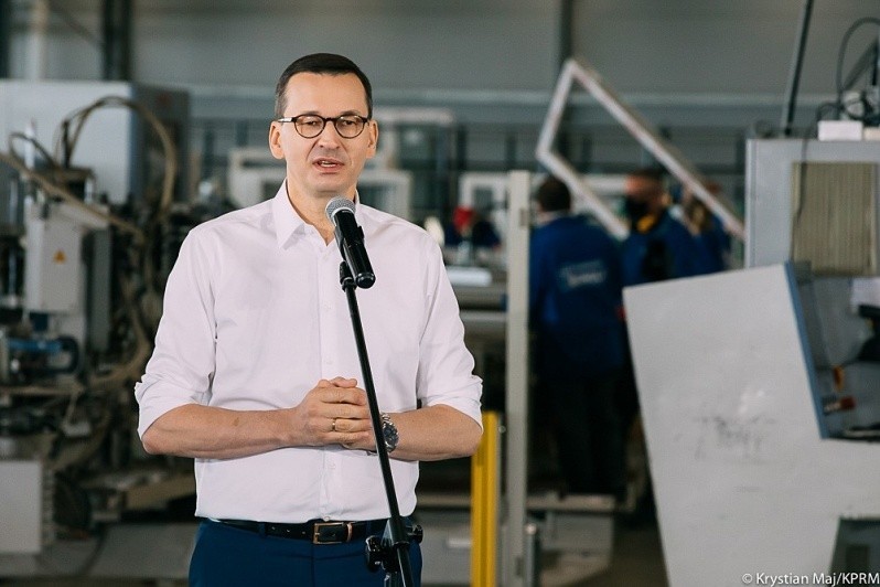 Premier Mateusz Morawiecki w Zambrowie: Dzięki rządowemu wsparciu ratujemy miejsca pracy