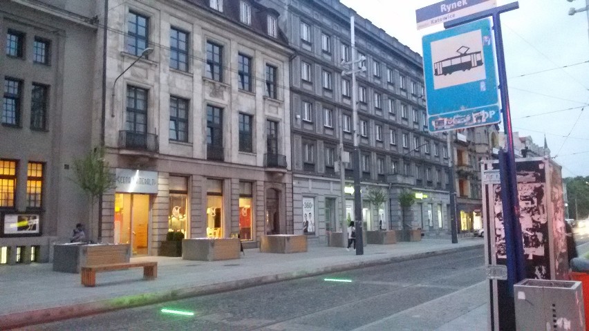 Przebudowa centrum Katowic - olbrzymie donice postawione...