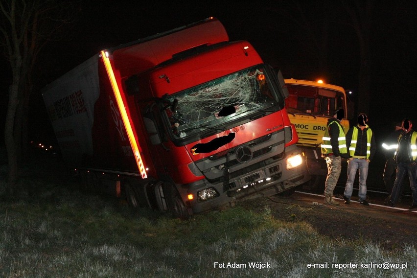 Wypadek ciężarówki pod Białogardem.