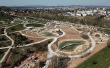 Od piątku Ogród Botaniczny w Kielcach otwarty. Zobacz ciekawe rośliny, budowle, oczka wodne, kaskady, jaskinie 