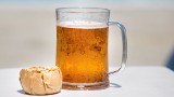 Oto skutki picia piwa. Czy jedno dziennie szkodzi? Takie są zalecenia ekspertów!