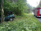 Śmiertelne uderzenie w drzewo w Kąparzowie - w wypadku zginął młody policjant, zostawił dwójkę dzieci