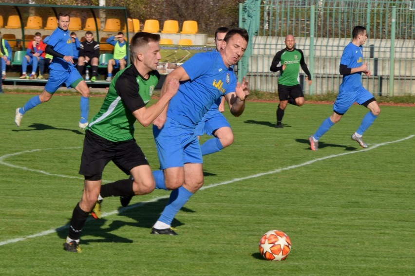 W czwartoligowym meczu Olimpia Pogoń Staszów zremisowała z...