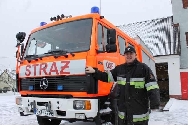 - To już nasz drugi strażacki Mercedes - mówi Marek Wyrwa, prezes OSP Chudoba i Strażak Roku 2008 w plebiscycie NTO.