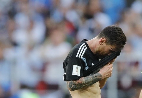 Zobacz jak Messi zmarnował karnego i za co podyktował go polski sędzia [VIDEO, DUŻO ZDJĘĆ]