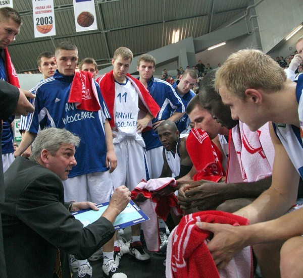 Koszykarze Energi Czarnych Slupsk przegrali we Wloclawku z...