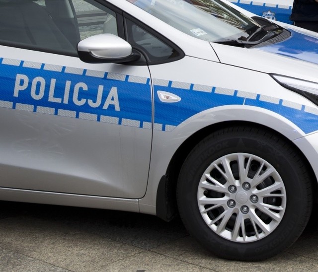 Od 20 października 2014 policjanci odnotowali blisko 870 przypadków nieużywania przez pieszych elementów odblaskowych.