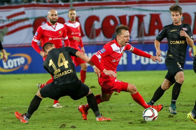 Szkoda, że tak się stało - mówi o pożegnaniu z Bydgoszczą Sebastian Dudek już po roku gry w Zawiszy, w którym rozegrał 38 meczów, na boisku spędził 2438 minut, strzelił 3 gole.