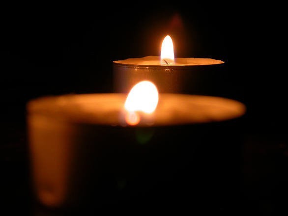 Odeszli na zawsze, trwają w naszej pamięci. W Święto Zmarłych, jak zwykle publikujemy nazwiska znanych osób z powiatu kazimierskiego, które odeszły na zawsze, ale trwają w pamięci. Przygotowując listę wspomnień posługiwaliśmy się przede wszystkim nekrologami i kondolencjami, które zamieściliście Państwo od 1 listopada 2018 do 31 października 2019 roku w „Echu Dnia”.  Na kolejnych slajdach przypominamy naszych zmarłych, którzy ciągle pozostają w pamięci.
