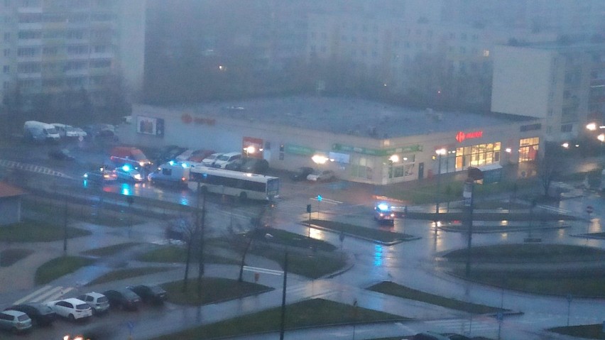 Tragicznie rozpoczął się wtorek w Toruniu. Na ulicy...