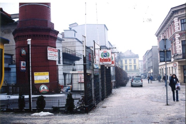 Browar w Rybniku zburzono 17 lat temu. Zobaczcie, jak wyglądała wówczas ta część Rybnika. Zobacz kolejne zdjęcia. Przesuwaj zdjęcia w prawo - naciśnij strzałkę lub przycisk NASTĘPNE