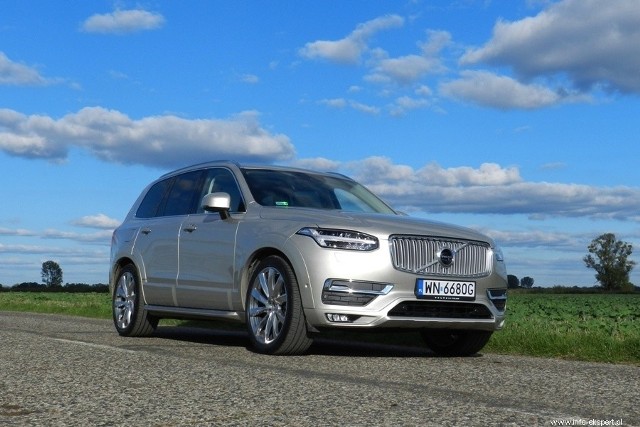 Test Volvo XC90Flagowy model szwedzkiej marki Volvo XC90 był jej pierwszym samochodem typu SUV. Pierwsza generacja produkowana była przez 12 lat od 2002 roku. Auto najnowszej drugiej generacji oficjalnie zaprezentowano pod koniec sierpnia 2014 roku w Sztokholmie. fot. Robert Kulczyk / Info-Ekspert (http://www.info-ekspert.pl)