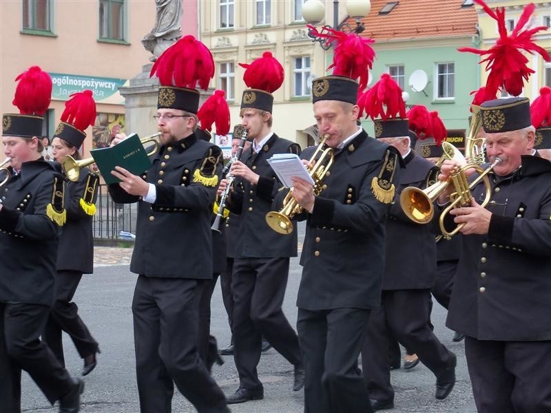 Do Bialej przyjechalo dziesiec orkiestr detych i sześc grup...