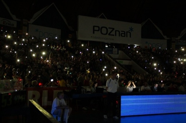 W środę, podczas rozgrywek Superpucharu Polski w poznańskiej hali Arena doszło do nieplanowanej przerwy w meczu. Na ponad 20 minut zgasły lampy oświetlające płytę boiska.