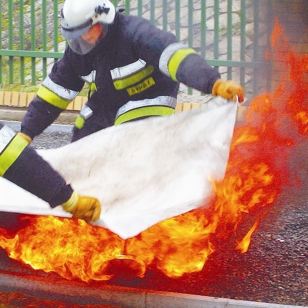 Kursanci uczą się, jak się zachować w ekstremalnych sytuacjach