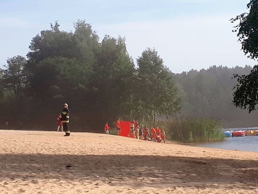 Z relacji świadków wynikało, że 52-latek wszedł do wody i...