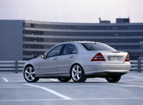 Fot. Mercedes-Benz: Znakomicie pracuje diesel Mercedesa o...