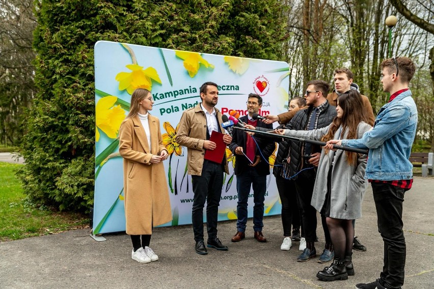 W spotkaniu wzięli udział: wolontariuszka Natalia Aleksiejuk...