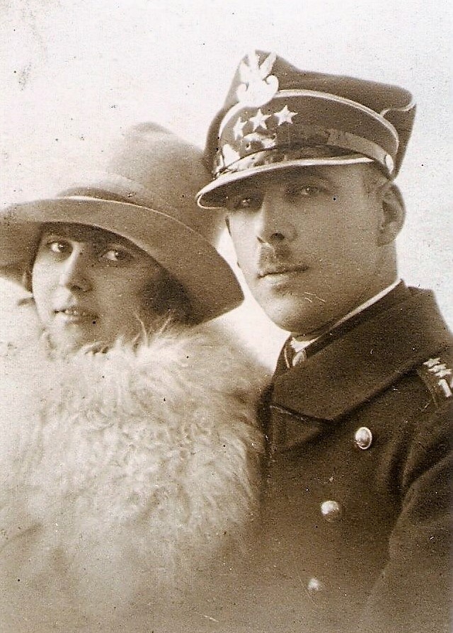 Major Marian Taczak z żoną Stefanią. Jesienią 1939 roku...
