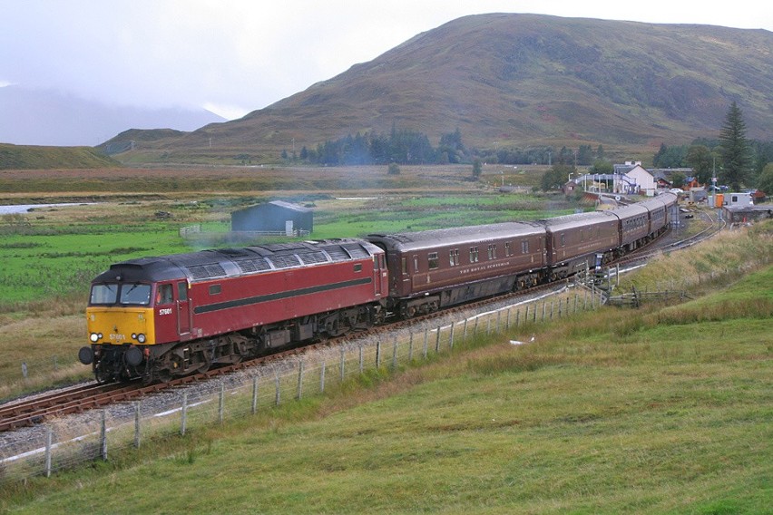 Royal Scotsman to pociąg, którym można zabrać się na...