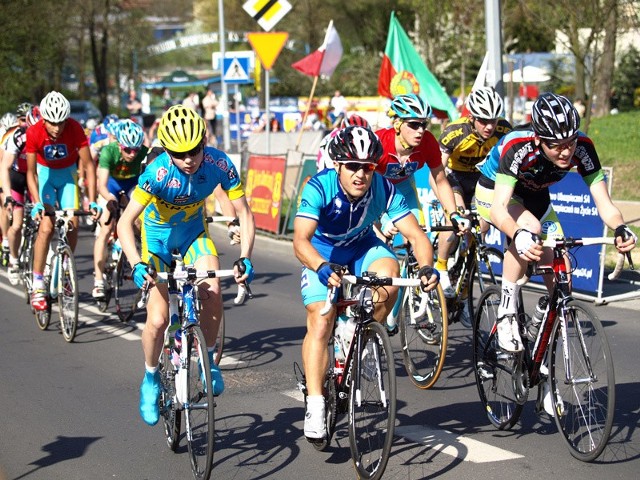 Peleton tegorocznego wyścigu kurczy się z etapu na etap. Świecki etap ukończyło 86 kolarzy