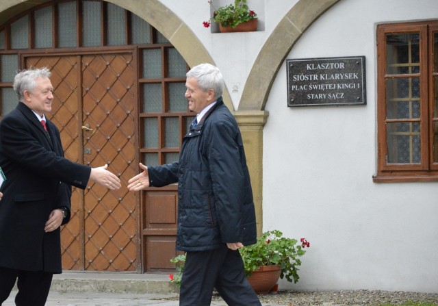 Wiesław Janczyk ( z lewej) zapewnia, że nie zabiegał o władzę w nowosądeckim PiS.  A senator Stanisław Kogut (z prawej) uważa, że podpadł przez knowania swoich przeciwników wewnątrz partii