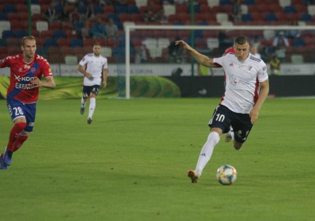 Łukasz Wolsztyński (z piłką) kilka lat temu był ważnym graczem Górnika Zabrze.