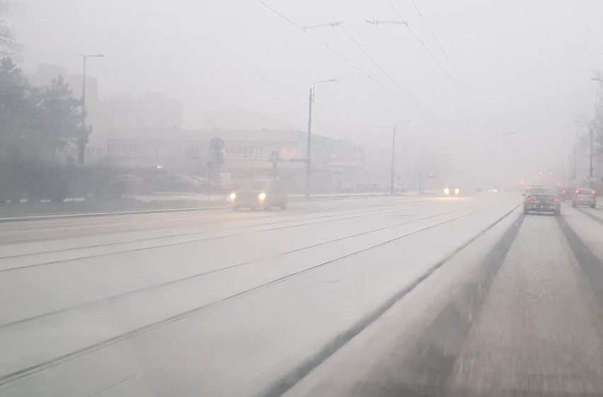 Śnieżny poranek na łódzkich drogach