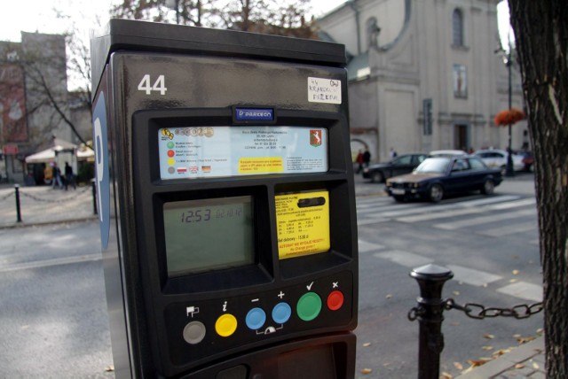 Strefa płatnego parkowania: Złóż wniosek o wydanie nowego abonamentu na parkowanie