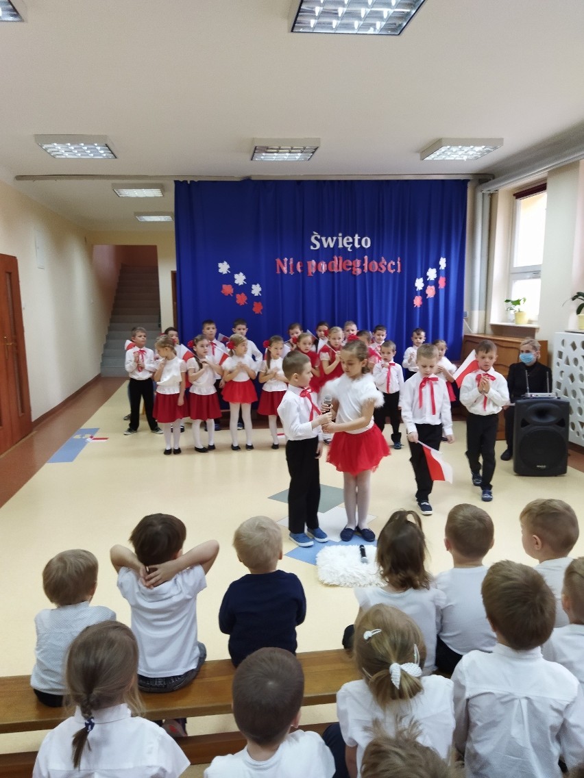 Obchody święta Niepodległości w przedszkolu Bajkowa Ciuchcia...