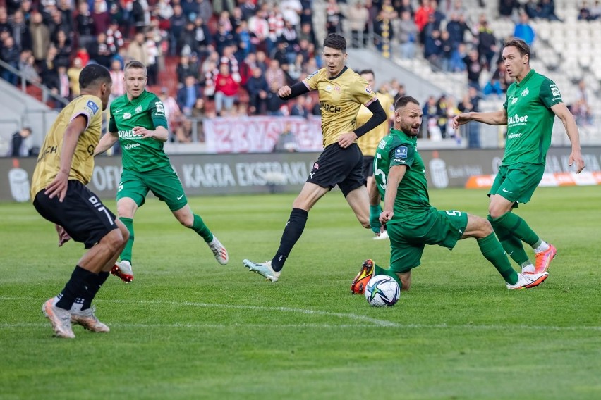 Cracovia bez większych problemów pokonała Wartę Poznań 2:0....