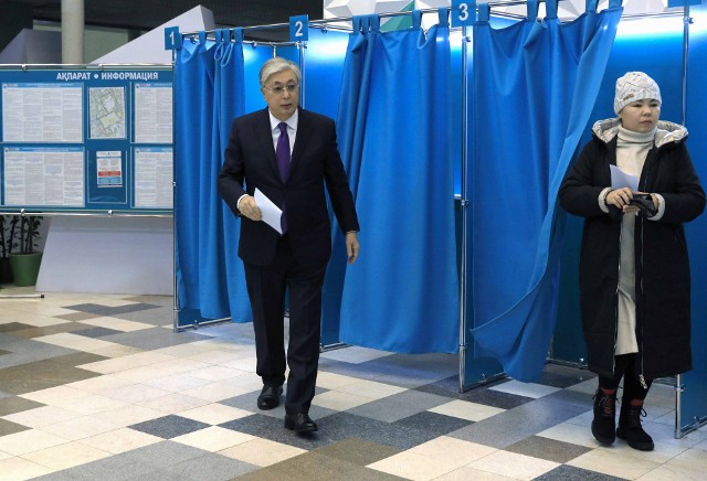 Według wstępnych danych Centralnej Komisji Wyborczej, urzędujący prezydent Kasym-Żomart Tokajew zdobył w przedterminowych wyborach prezydenckich 81,3 proc. głosów.
