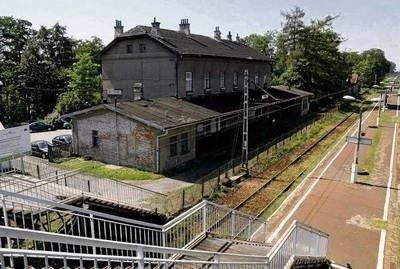 Prace na stacji PKP w Podłężu ruszą we wrześniu. Remont nie obejmie jednak budynku dworca. FOT. ARCHIWUM