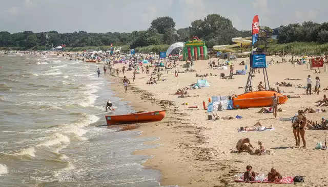 Sinice w Bałtyku: zakaz kąpieli MAPA ONLINE AKTUALIZACJA NA ŻYWO 26.08.2018. Które plaże i kąpieliska są zamknięte, a które otwarte (aktualna lista)