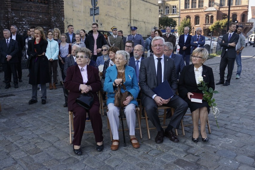 W czwartek oficjalnie otwarto w Poznaniu Skwer Ireny...