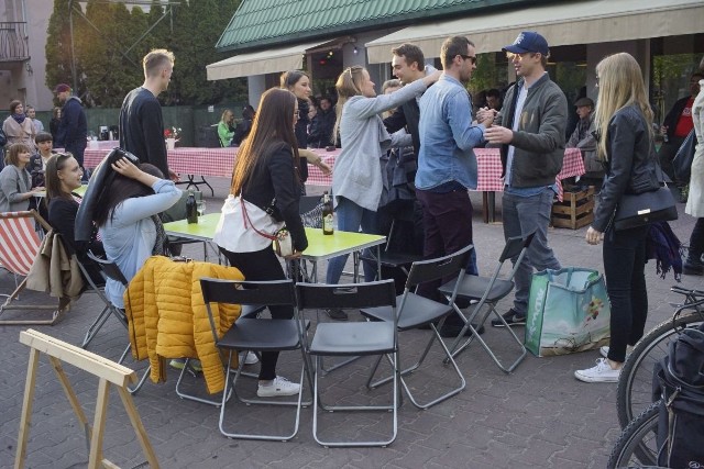 Poznań: Sąsiedzka biesiada w Dzień Flagi