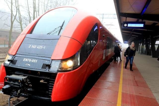 Sieć połączeń kolejowych wokół Torunia na Wybrzeże i Mazury wzbogaci się wkrótce o kolejne pociągi. Będzie więc w czym wybierać