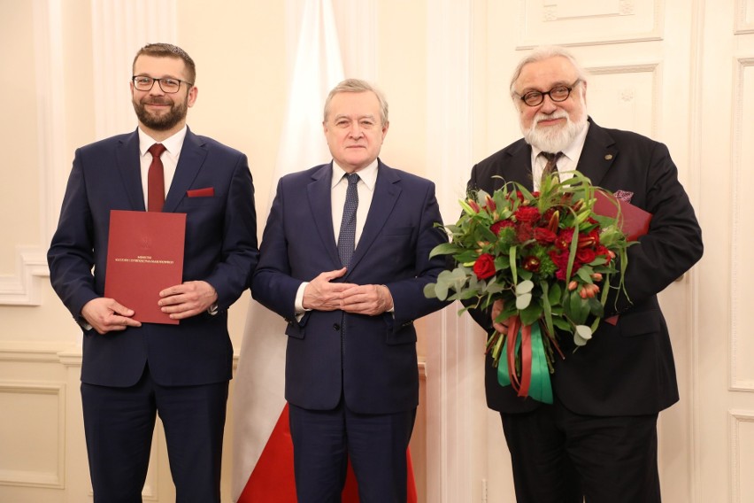 Wojewoda dziękuje Witowi Karolowi Wojtowiczowi, który przez ponad trzy dekady kierował Muzeum - Zamkiem w Łańcucie 