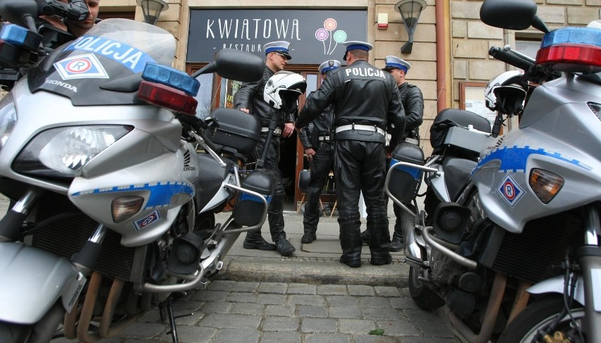 Ogólnopolski strajk policjantów. Od poniedziałku 16 lipca dołączają celnicy i inne służby mundurowe