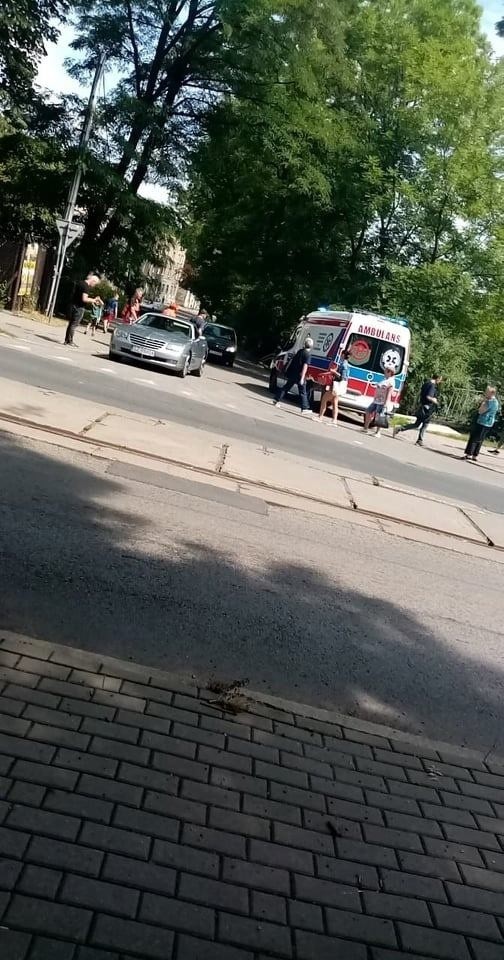 Potrącenie rowerzysty w Zabrzu-Mikulczycach ZDJĘCIA