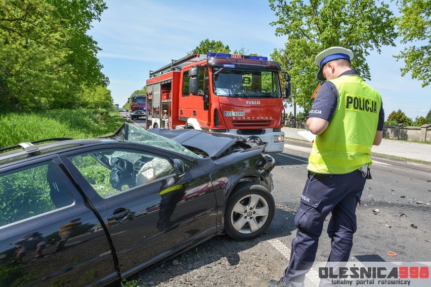 Skoda zmiażdżona po czołówce z ciężarówką [ZDJĘCIA]