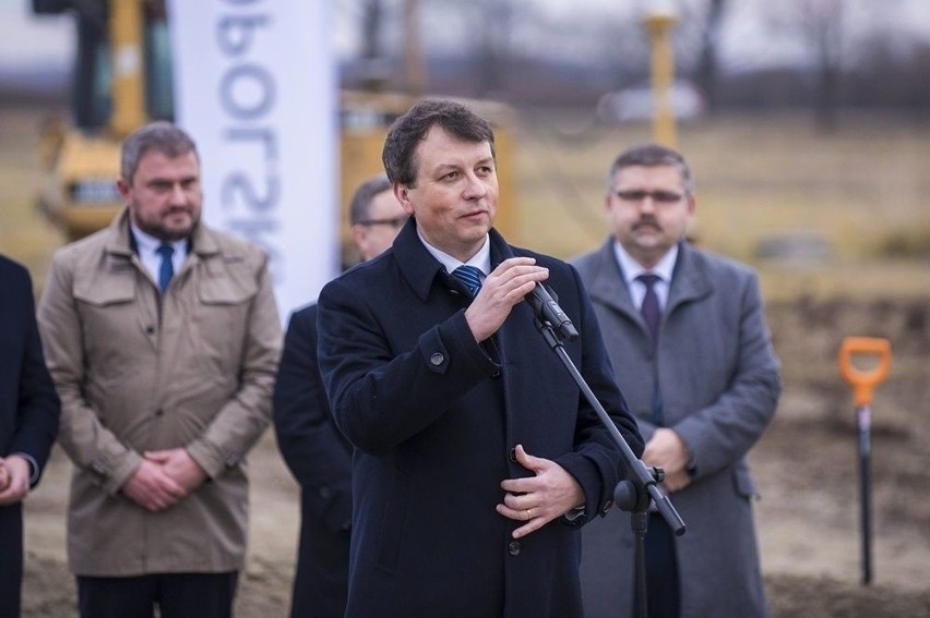 Wbito pierwszą łopatę pod budowę łącznika autostradowego w Bochni [ZDJĘCIA]