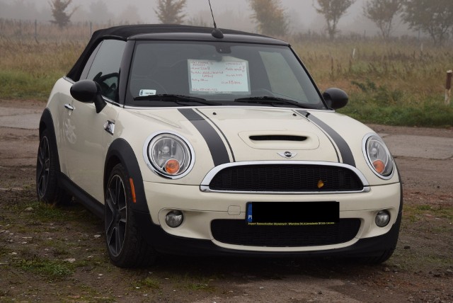 Mini Cooper S - rok produkcji 2009, z silnikiem 1.6 benzyna o mocy 170 KM. Stan licznika 88 tys. km. Cena 25 900 zł