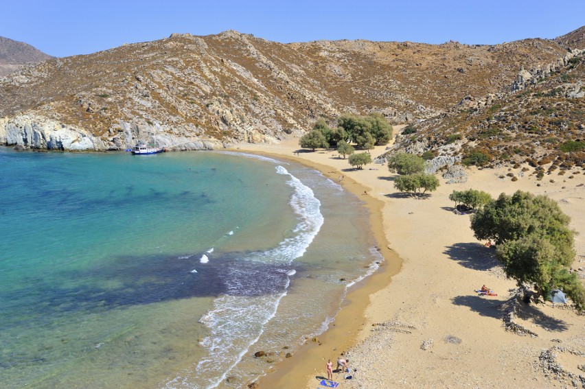 Grecja słynie ze wspaniałych plaż – nie brakuje ich także na...